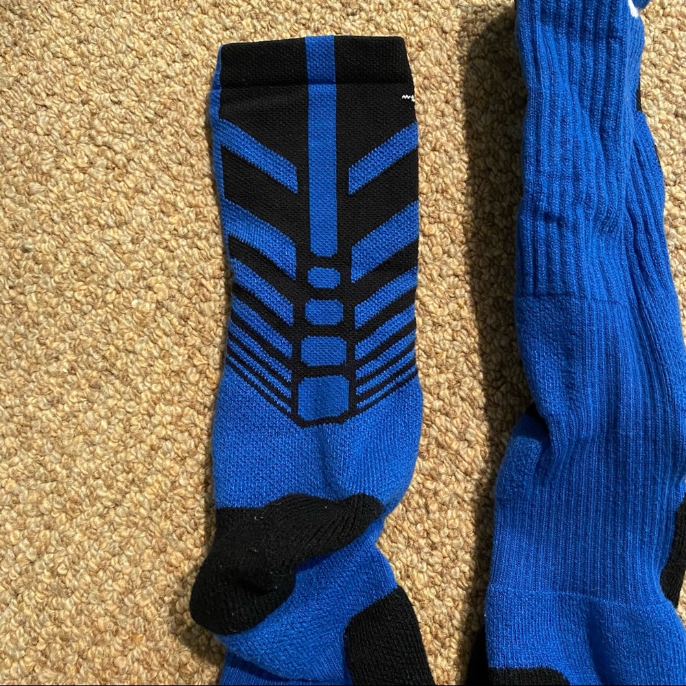 Men’s large Nike elites